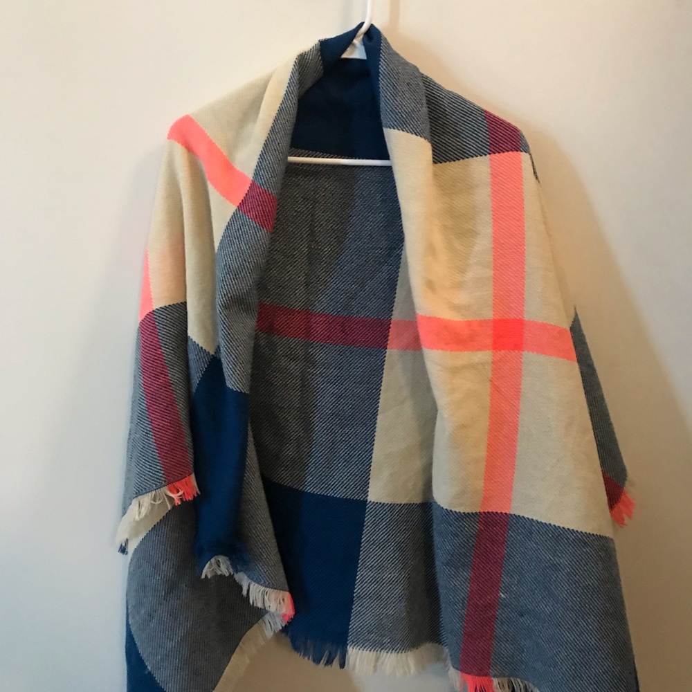 Stylish Blanket Scarf - Picture 5 of 5